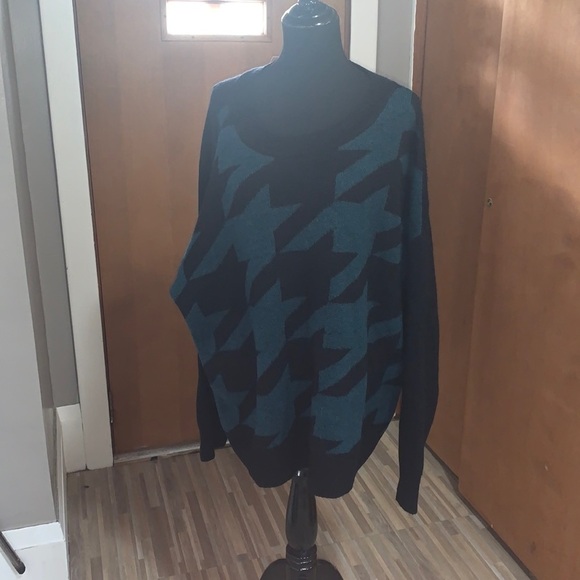EVRI printed crewneck drop shoulder sweater! - Picture 1 of 5